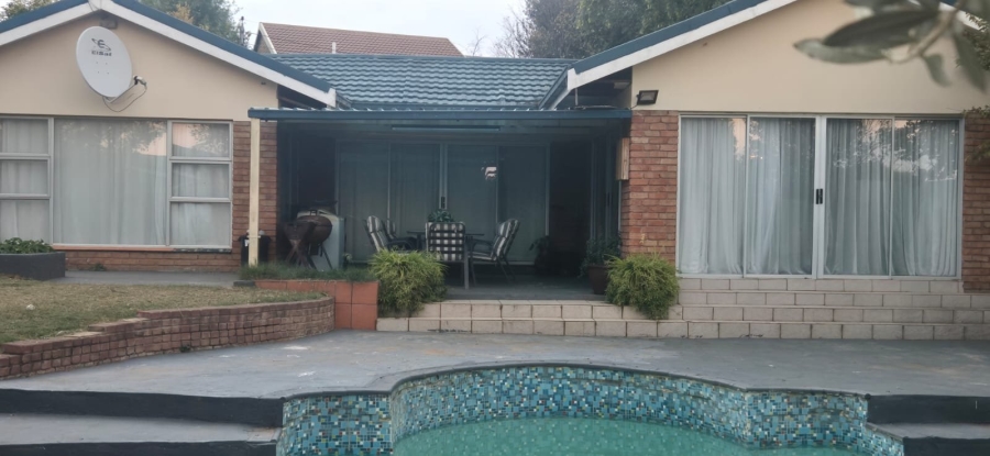 5 Bedroom Property for Sale in Heuwelsig Free State